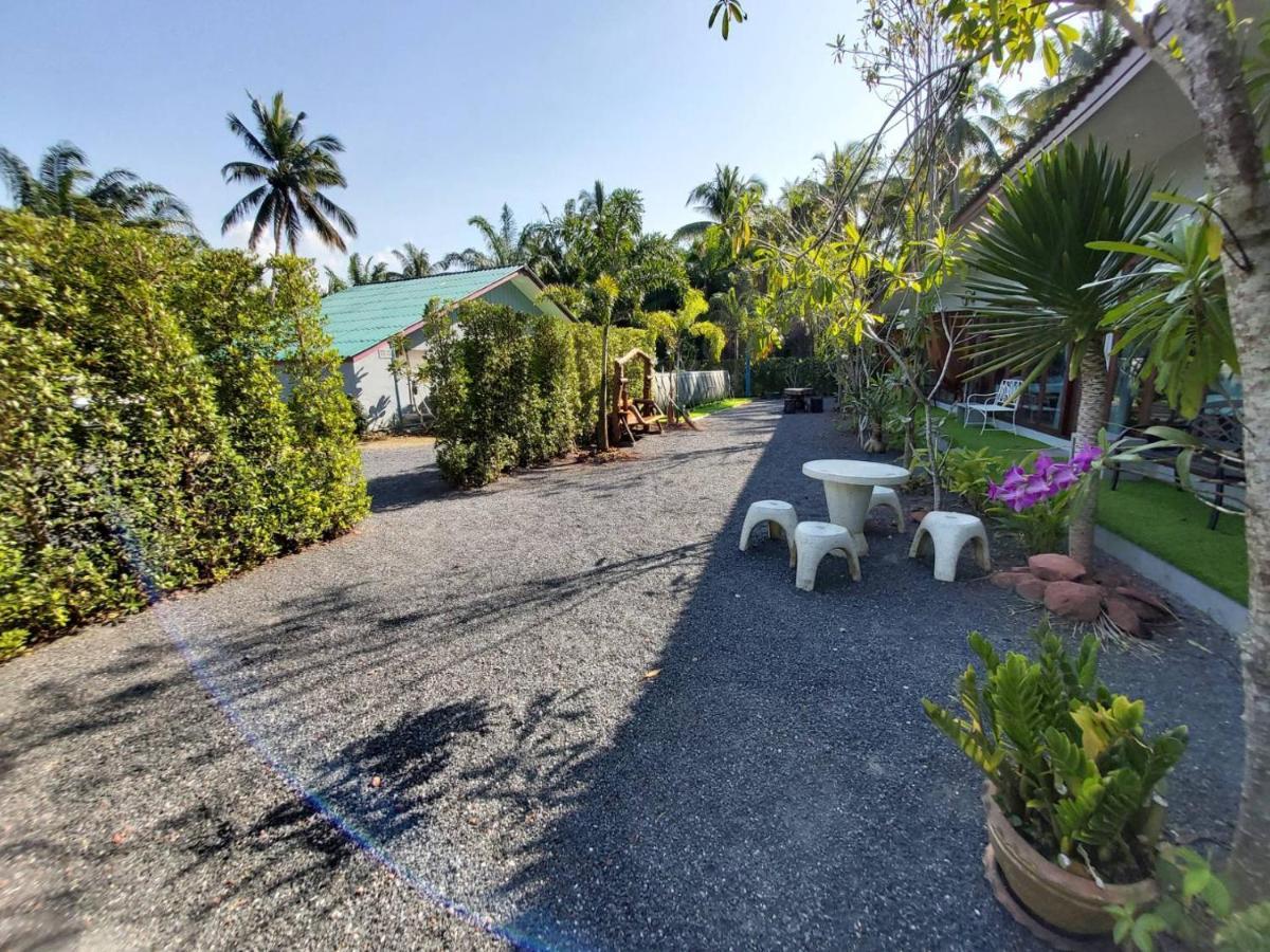 Amantra Homestay & Village Surat Thani Exterior photo